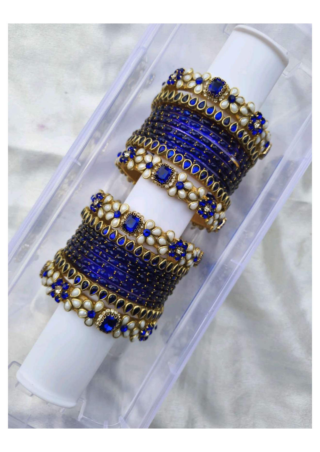 THIYA (Ink blue with creamy white)