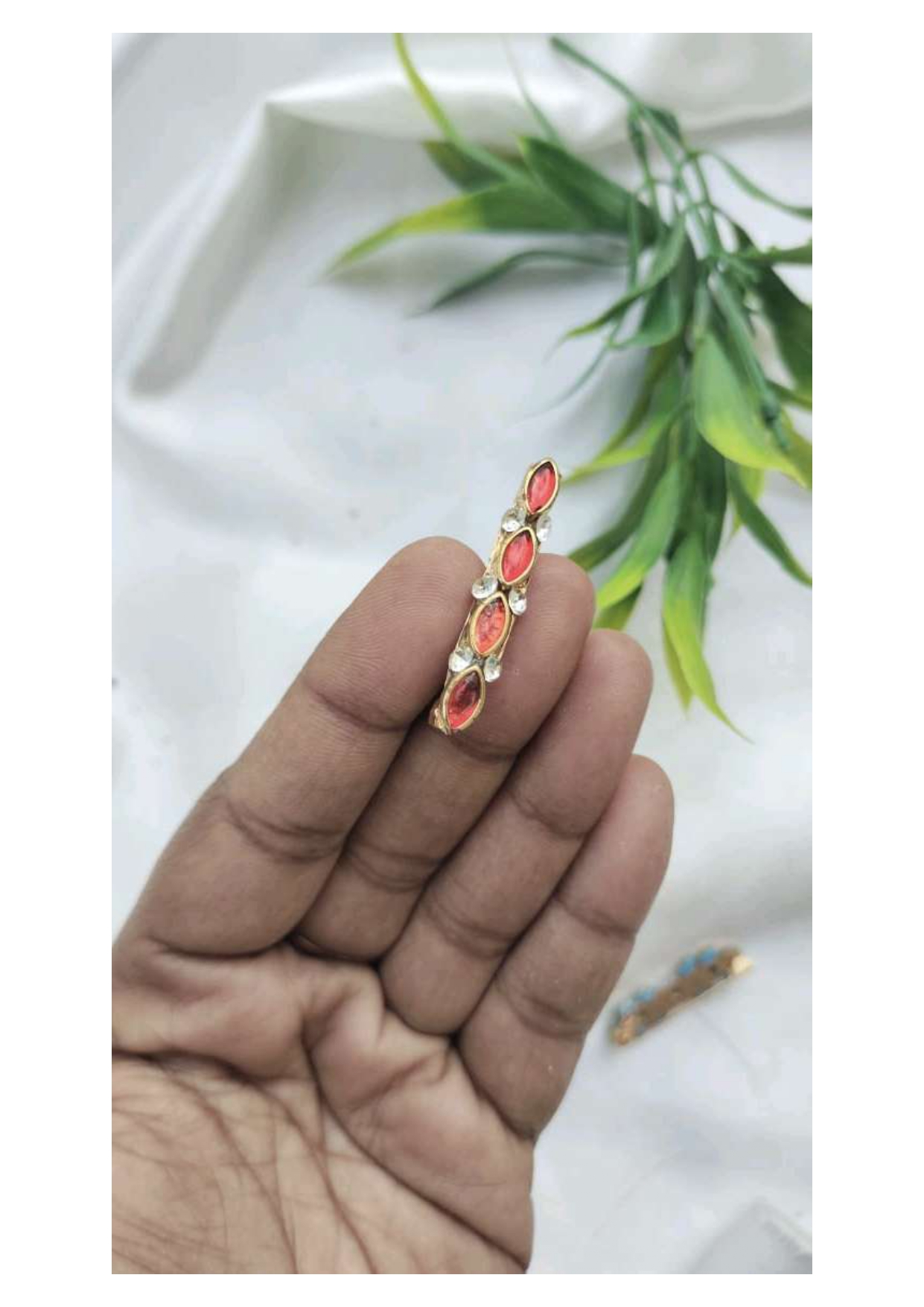 Red leaf Brooch pin
