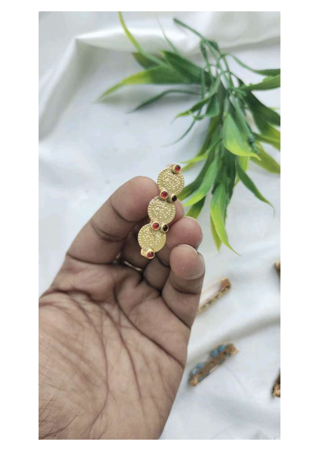 Coin brooch pin