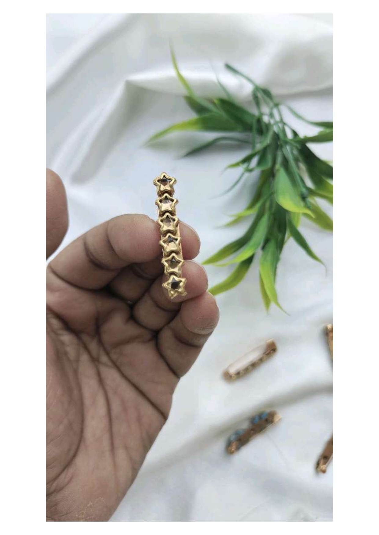 Star brooch pin