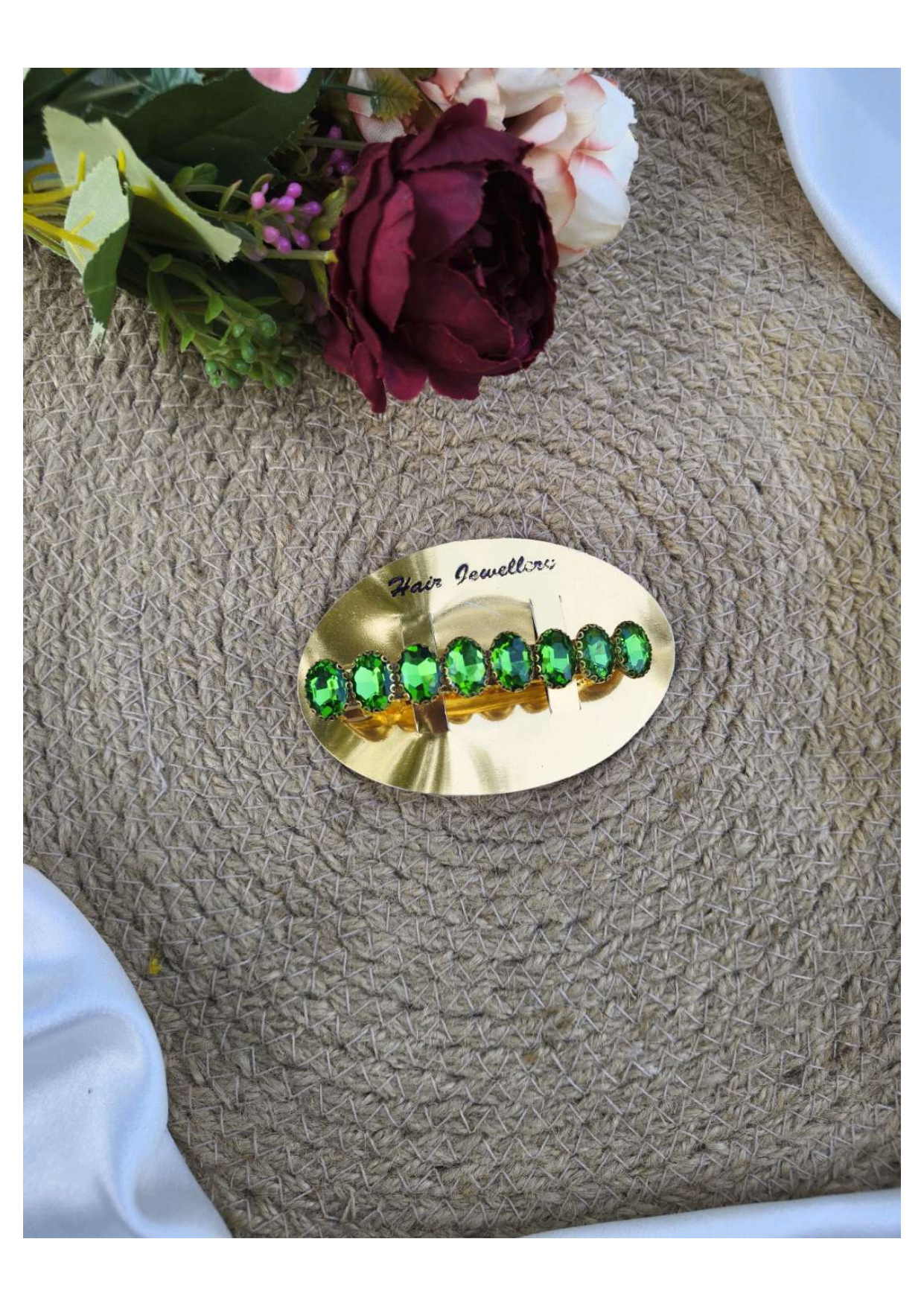 Oval Crystal center clip -parrot green